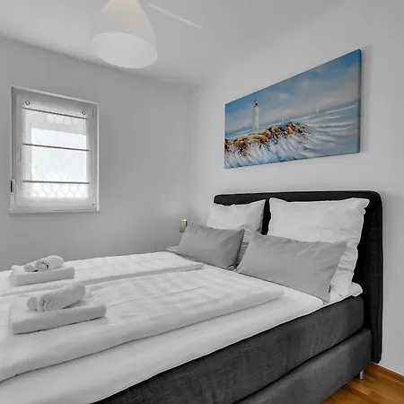 Apartman Luxury And Modern With Sea View And Garage