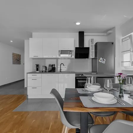 Luxury And Modern With Sea View And Garage