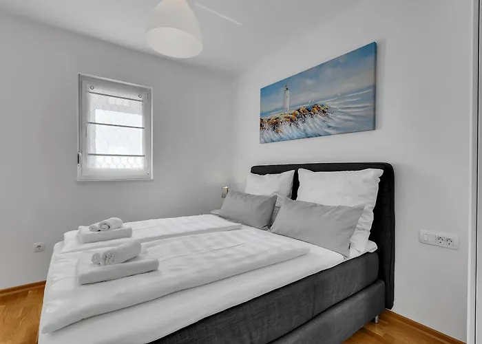 Apartman Luxury And Modern With Sea View And Garage