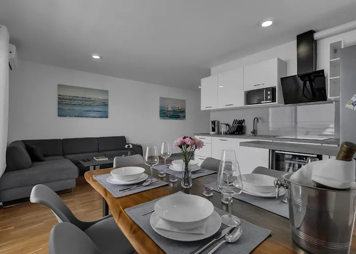 Luxury And Modern With Sea View And Garage Apartman *