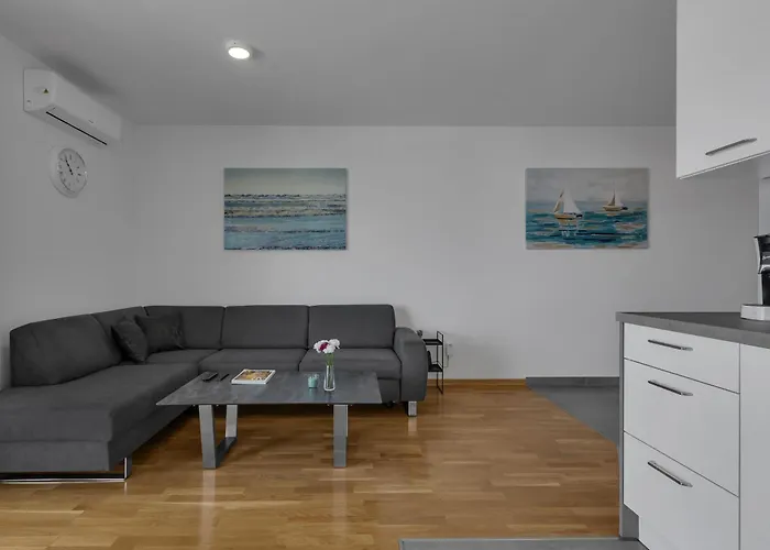 Apartman Luxury And Modern With Sea View And Garage Makarska