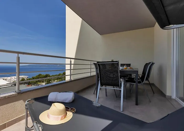 Apartment Luxury And Modern With Sea View And Garage Makarska