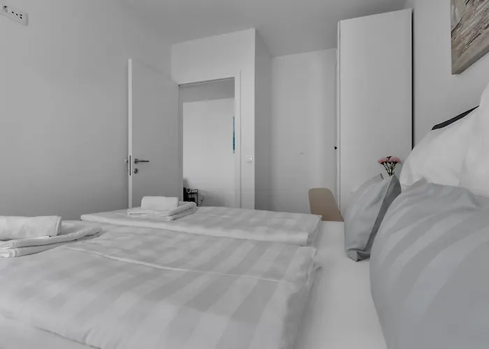 Luxury And Modern With Sea View And Garage Makarska