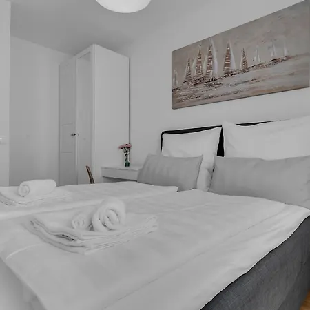 Appartement Luxury And Modern With Sea View And Garage Makarska